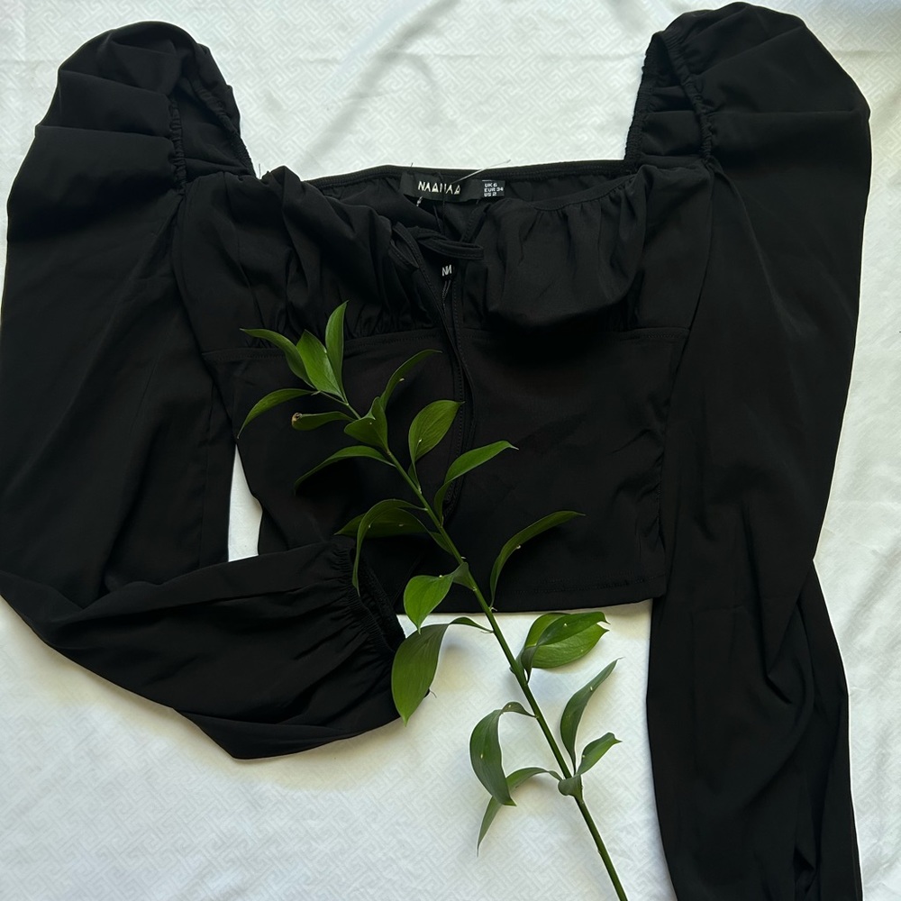 Puffy long sleeve black naanaa top size 2 🖤
